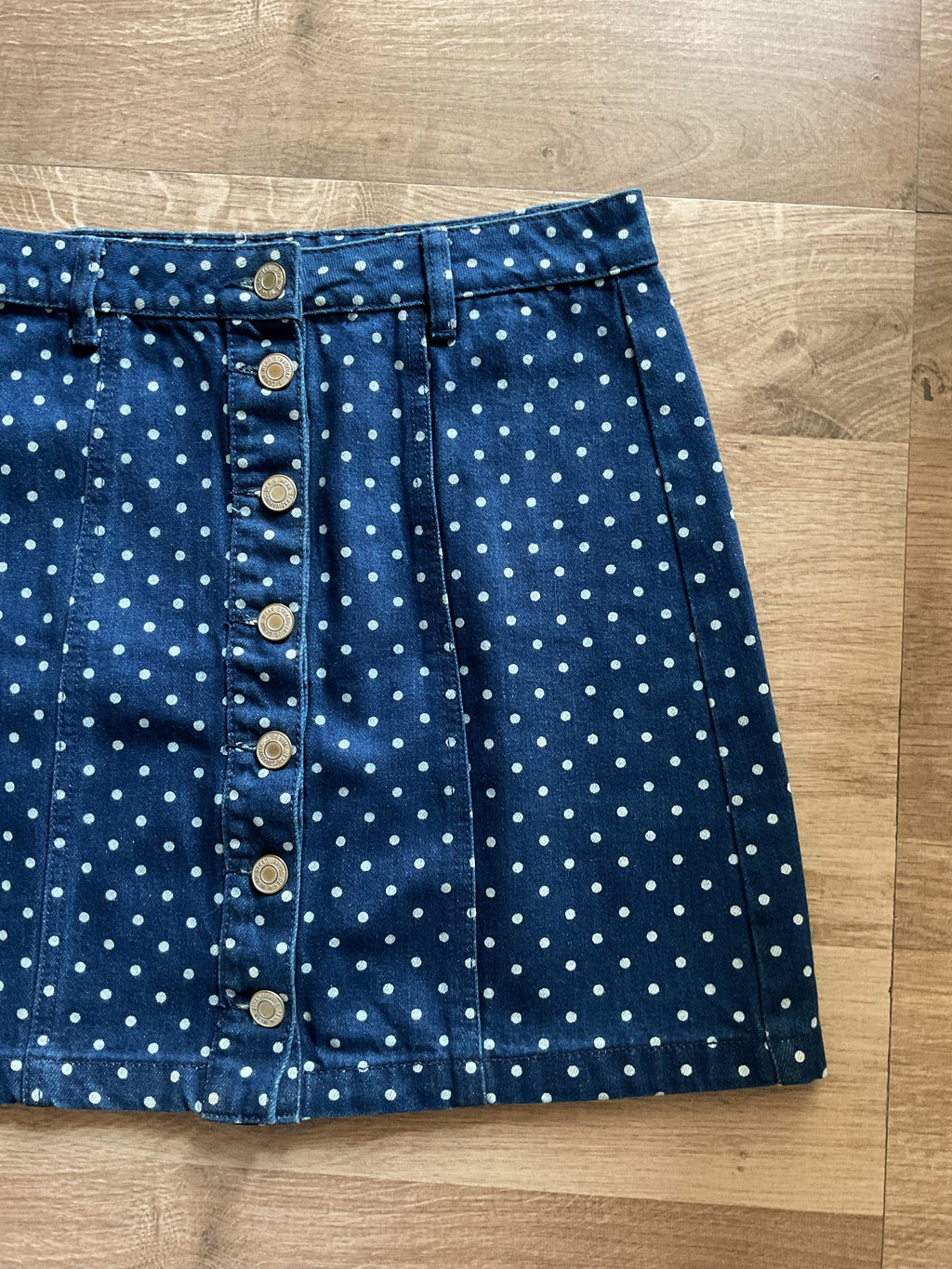 7 Buttoned Polka Dot Skirt