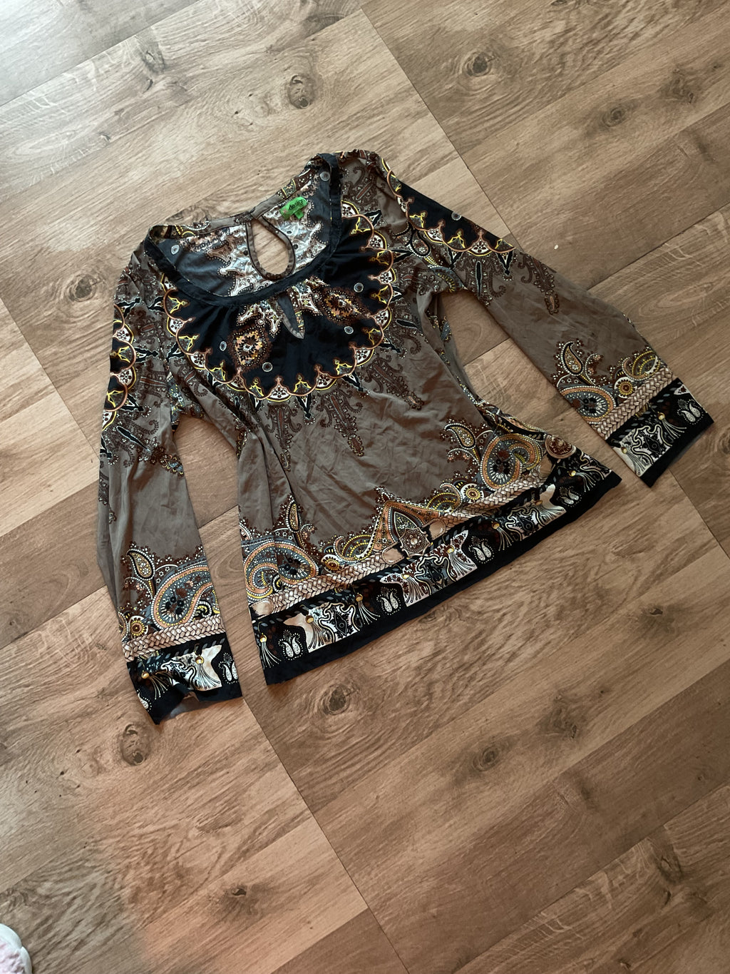 Mantra Keyhole Top