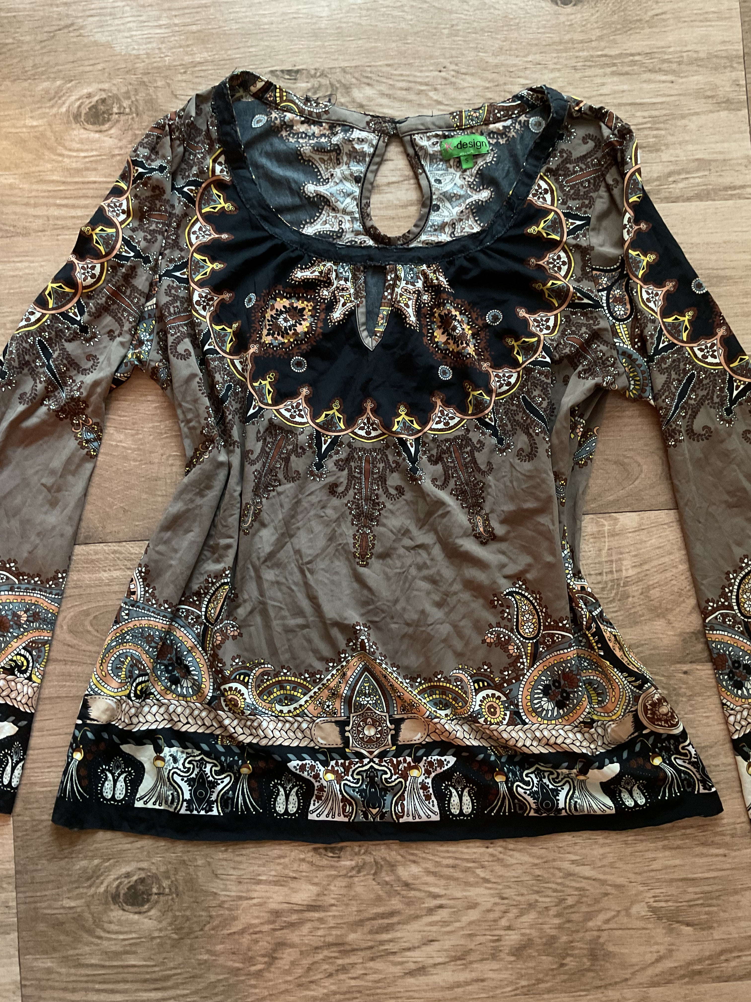 Mantra Keyhole Top