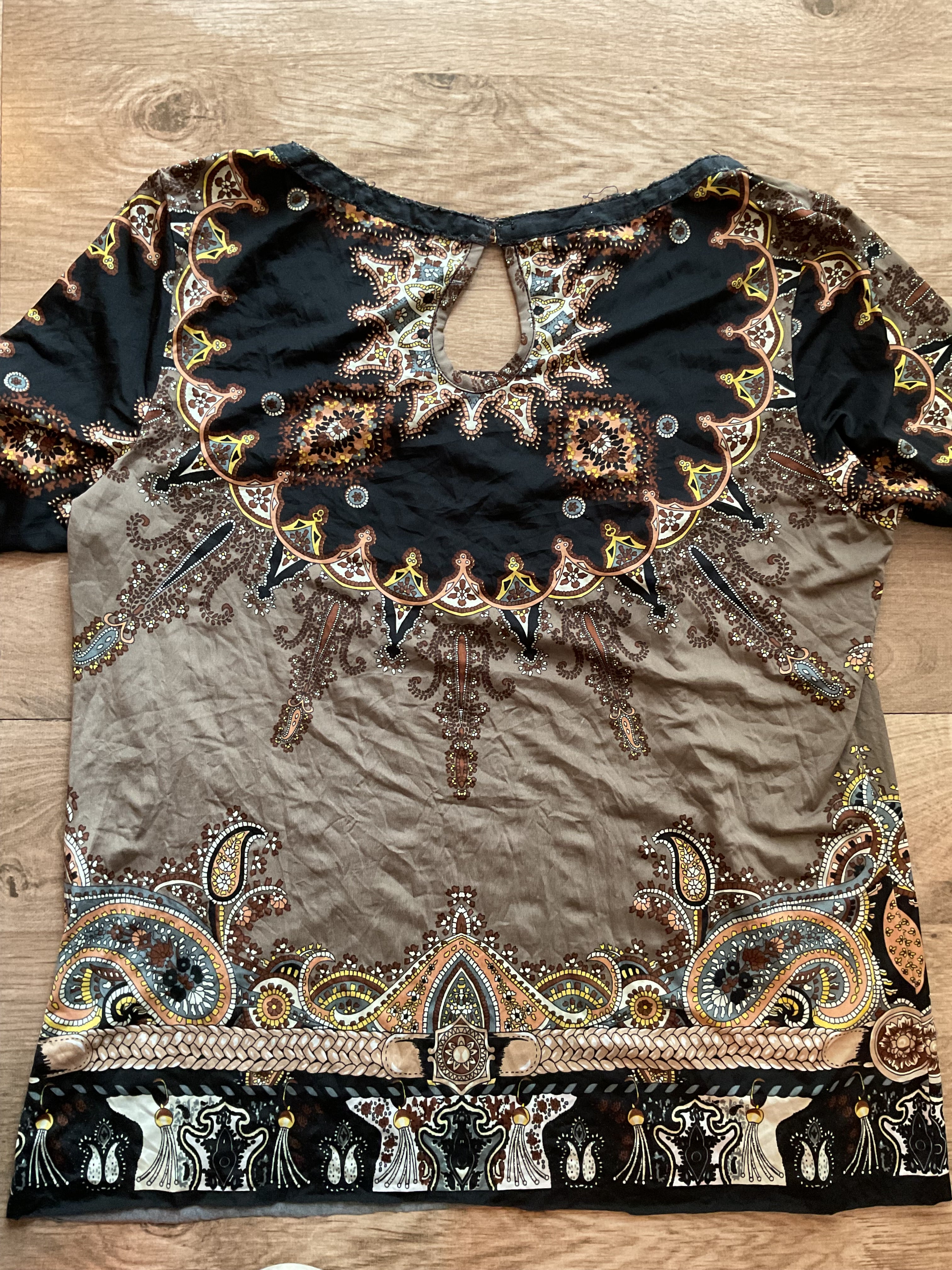 Mantra Keyhole Top
