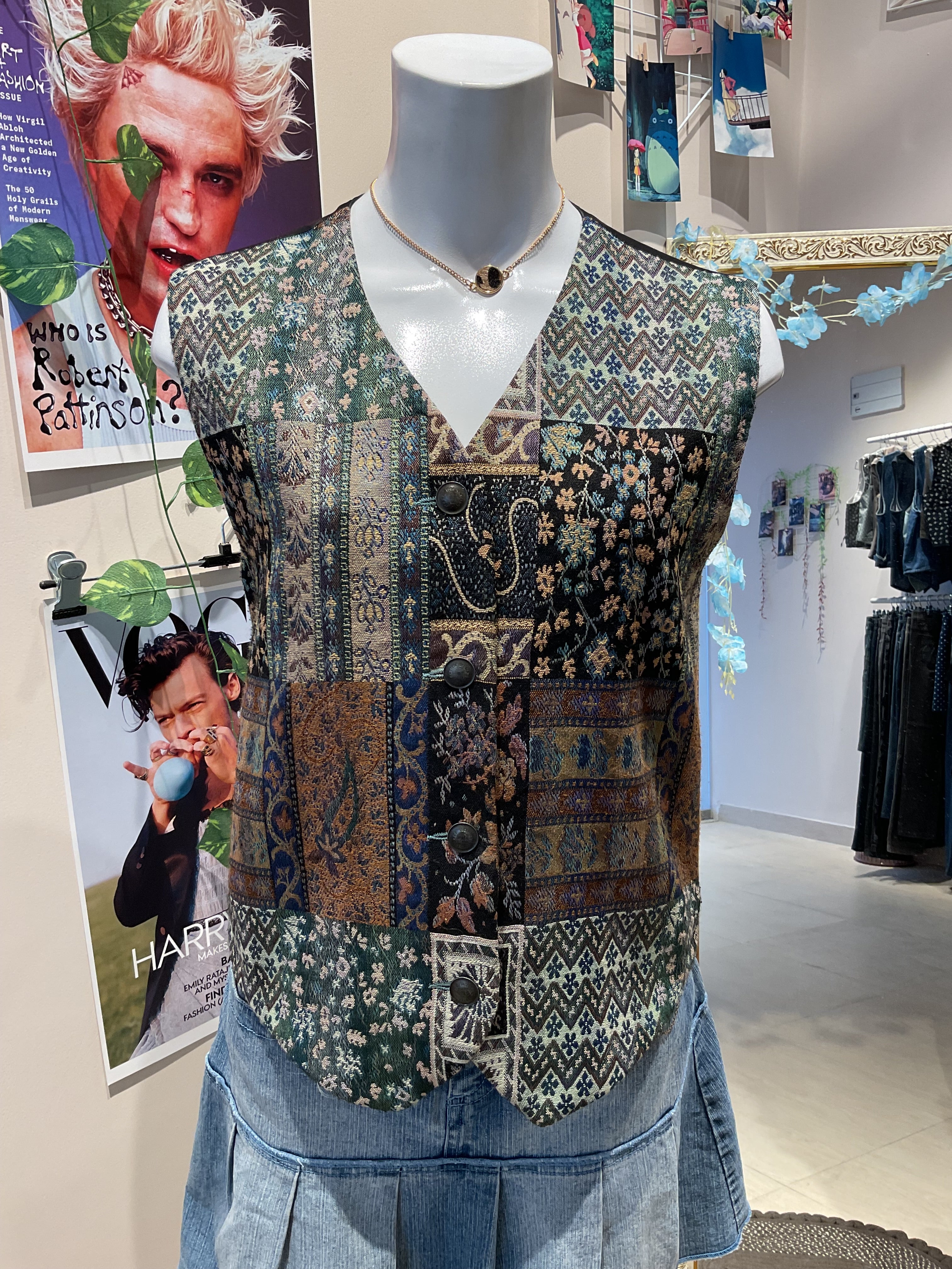 Vintage tapestry vest - bust 36