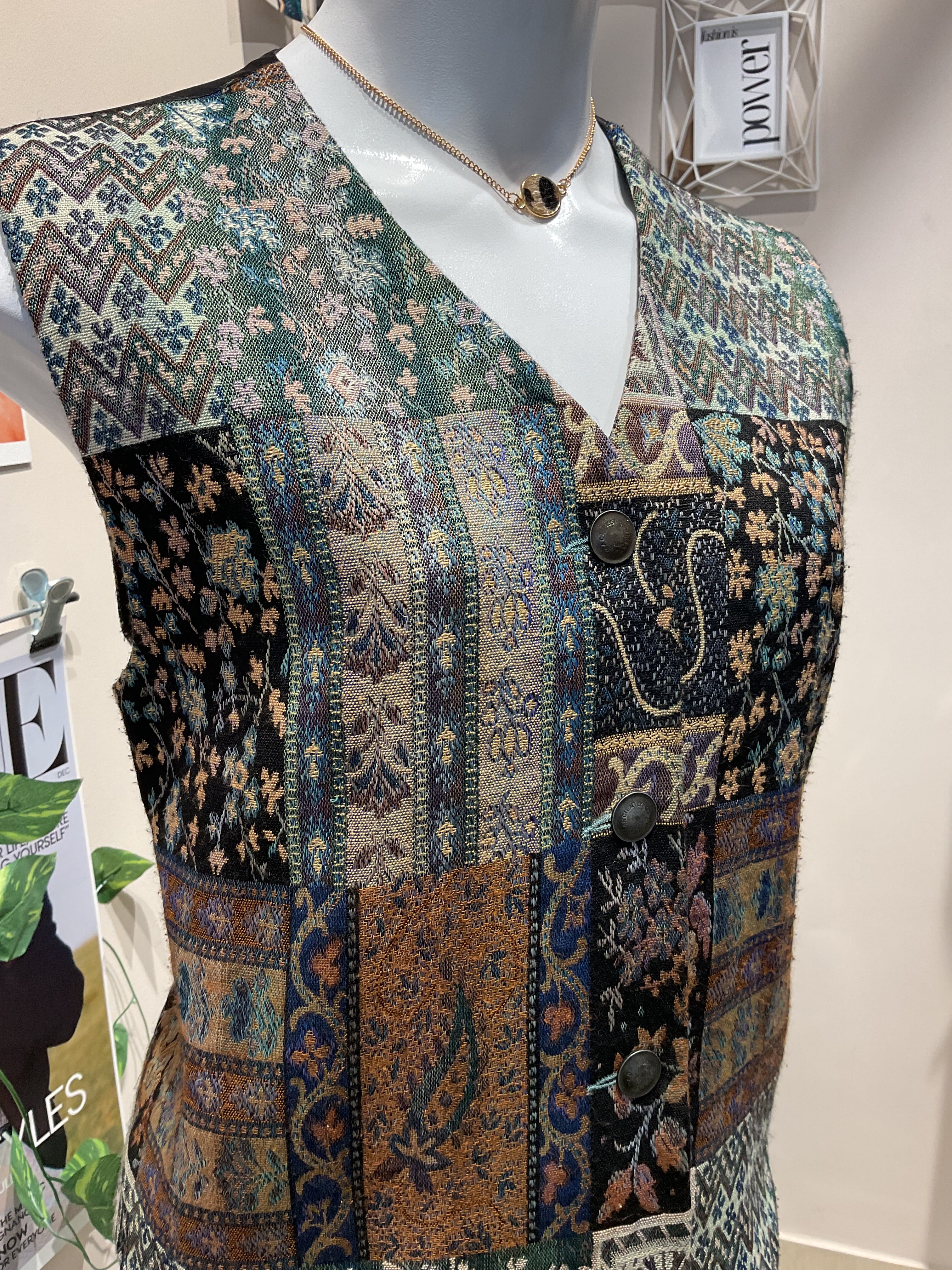 Vintage tapestry vest - bust 36