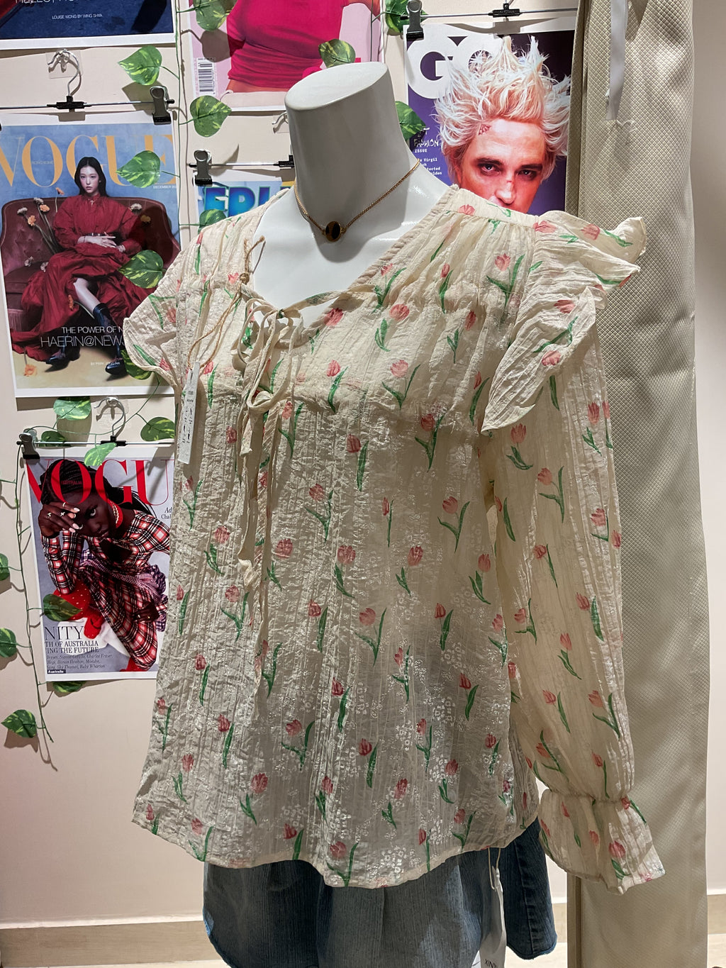 flora - bust 42-44